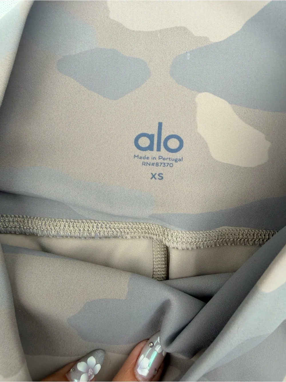 ALO Yoga Neutral Camo High-Rise Leggings - Taupe & Gray